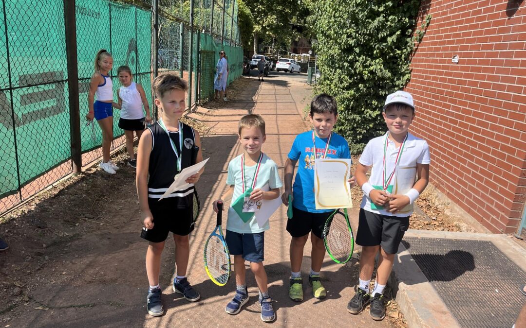 A mai gyerekverseny sikerekben és élményekben gazdag volt!!! Köszönjük a szervezést @Lakatosné Klopcsik Dia!!! HEAD Tennis